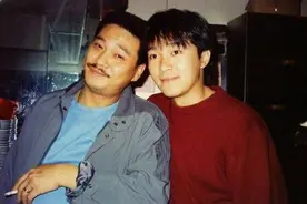 香港喜剧电影的黄金搭档，周星驰和吴孟达带给我们的欢笑瞬间图片