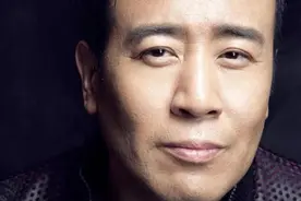 于和伟：有八个哥哥姐姐，妻子帮他养全家，一个好女人旺三代图片