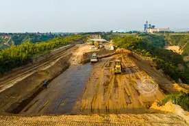 临汾：国道108改线工程施工正酣图片