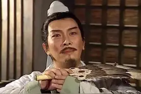 “卧龙凤雏”指“两大猪队友”？“卧龙凤雏”为什么成为贬义词？图片