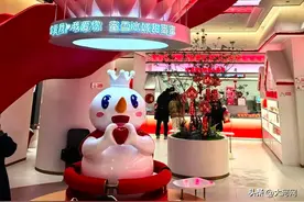 刚刚，蜜雪冰城上市！图片