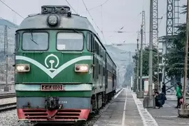 火车为啥叫火车，轨距为啥是1435毫米？看了就涨知识图片