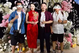 黄海波曲栅栅低调庆祝结婚十周年，8岁儿子搞怪出镜，颜值像爸爸图片