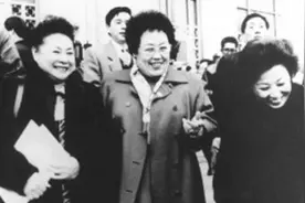 她的长安大厦毗邻天安门，手中俱乐部能量通天，堪比“泰山会”图片