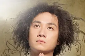 当街小便还脏话连篇，这3位明星的素质，还不如我们普通人！图片