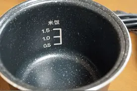 电饭煲内胆涂层脱落还能用吗？听专家说完，倒吸一口凉气图片