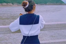 军恋丨爱上海军后，坐船找兵哥的姑娘图片