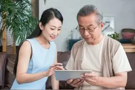 62岁土豪大爷相亲38岁漂亮老师：财政大权全交给你！老师：再聊图片