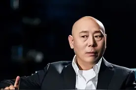 “京城大佬”李成儒：住故宫旁上亿四合院，儿子却挤18平米出租屋图片