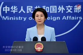 被问部分中国政府机关是否禁用苹果手机 外交部回应图片