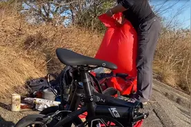 日本河流探险家带DAHON K3，乘充气艇漂流在「荒川河流」旅行图片