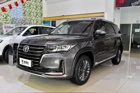 17.59万起，与汉兰达媲美，国产品牌，实拍长安CS95图片