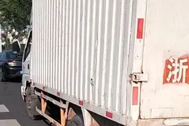 一个月送12062单，只拿254元？快递小哥质疑“扣罚太狠”，申通这样回应图片