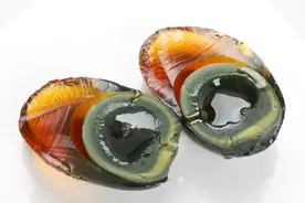 皮蛋含铅量高，经常吃会慢性中毒？皮蛋到底能不能吃？告诉你真相图片