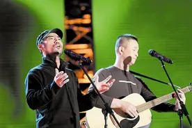 曾经一夜爆红的草根明星现状：患精神病，直播捞金，争议不断图片