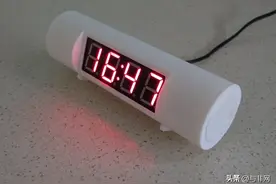 基于 ATtiny1614 的电子管闹钟图片