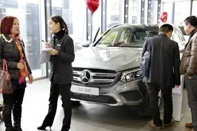 月收入多少，才能开得起30万的车？参照工资表，看看你是否达标？图片