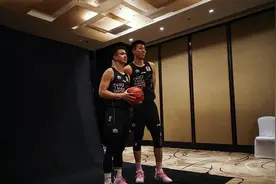 CBA全明星最新写真：辽宁4人抢镜，郭艾伦表情严肃，韩德君又瘦了图片