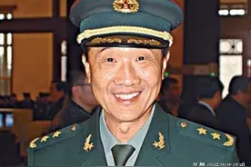 少将晋升中将仅11年？徐小岩出生军人世家，却不知父亲是开国元帅图片