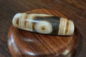 天珠是贴身戴还是隔着衣服佩戴？这其中还是有着不同的方向图片