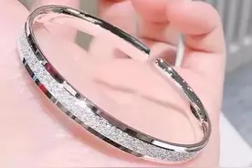 银镯子界的天花板！年轻党们，几款白银潮镯，总有一款可入你心图片