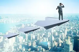 解梦手记‖梦见飞行有什么预示？图片