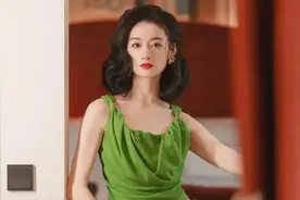 被娱乐圈冷落24年，一夜爆红，惠英红甘愿当配：她什么来历？图片