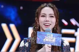 邓紫棋为自证身份清唱《泡沫》网友直呼：原来，唱歌比身份证管用图片