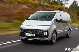 新车｜2.2T柴油机+四驱+9座，现代新Staria曝光，海外约售45万元图片