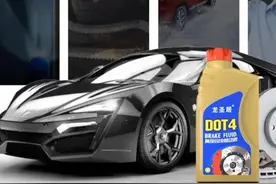 刹车油有人建议两年更换，也有人说根本不需要换，到底听谁的？图片