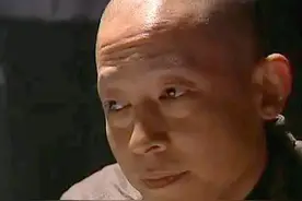 同样是演“黑老大”，把王志文和陈道明放在一起看，差别就出来了图片