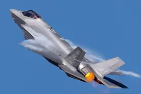 日本F35曾红外锁定歼20，解放军飞行员没发现？歼20戏耍它没压力图片