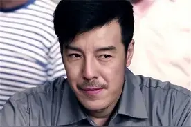 演员海一天：荧幕中是让人恨得牙痒的“坏人”，生活中却是好丈夫图片