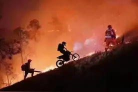 烈火中的中国摩托青年，是爱国的放荡不羁图片