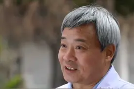 59岁老中医习惯随身携带针灸急救包接连救12人：患者也是恩人，能多救一个人就多救一个人图片