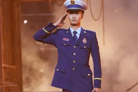 《披荆斩棘》滚烫时刻彰显榜样的力量：14年前被救的汶川男孩成为消防员图片