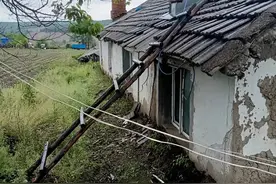 姐姐远嫁向我爸借500，我爸转了5000，我姐手抖抱娃哭得不能自已图片