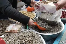 过年买瓜子，老妈叮嘱我：这“4种”瓜子猫腻真不少，别再瞎买了图片
