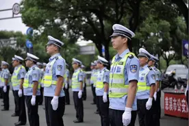 2023年，辅警工资曝光，月基本工资只有3200元？还有其它福利待遇图片