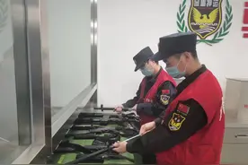 秦皇岛金盾保安押运有限公司开展枪支保养工作图片