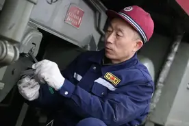 交广会客厅｜拿放大镜看车的“南波万”图片