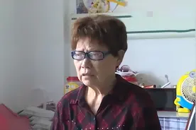 19年七旬老太有四个女儿但无人赡养，被送养老院，女儿：你应得的图片