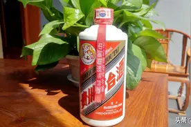 过分了！四川土豪过70大寿，连开35瓶茅台，外孙却做一“荒谬事”图片