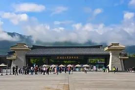 西安秦始皇帝陵博物院发布提示：门票实行线上分时预约，未授权任何第三方售票图片