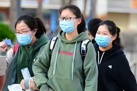 容易会“早恋”初中女生，优秀外貌只是其一，第2种家长才要小心图片