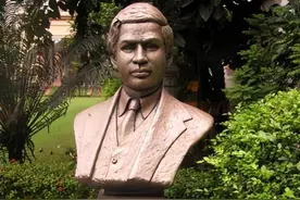 他被誉为数学鬼才，印度史上的天才之一，惯以直觉导出公式图片