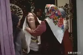 吉国奇葩习俗：每年上万女性被抢婚，看上一个美女，就抢回家结婚图片
