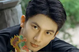 清秀男生写真；他真的一点也不像广西像江南清秀书生图片