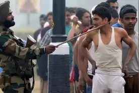 外国人可以加入解放军吗？理论可行，实际难于登天图片