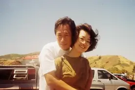 爱妻离世，他直呼上帝不公，转身娶34岁娇妻：比儿子大2岁图片